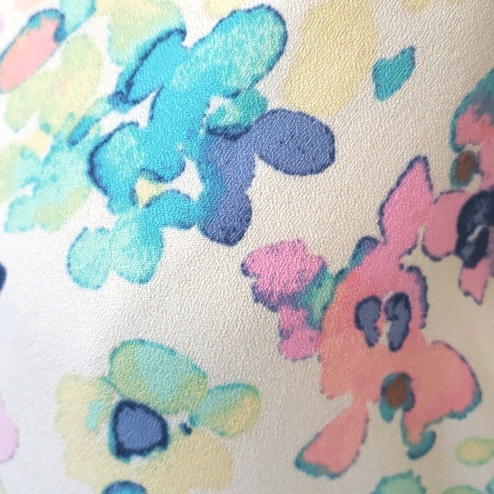 LC LAUREN CONRAD Sleeveless Blouse Watercolor Floral Ruffle Shoulders • MEDIUM - Picture 11 of 16